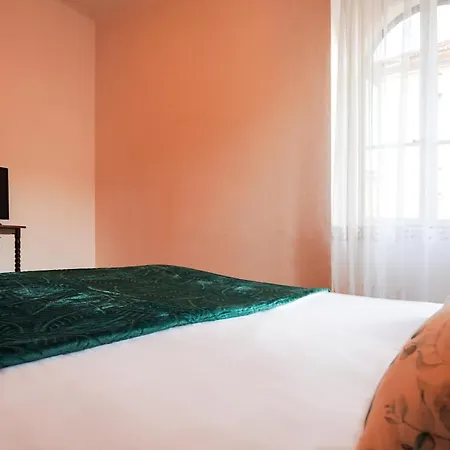 Tranquil Urban Escape