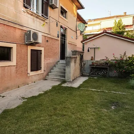 Tranquil Urban Escape Apartman *