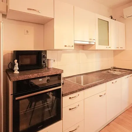 Tranquil Urban Escape